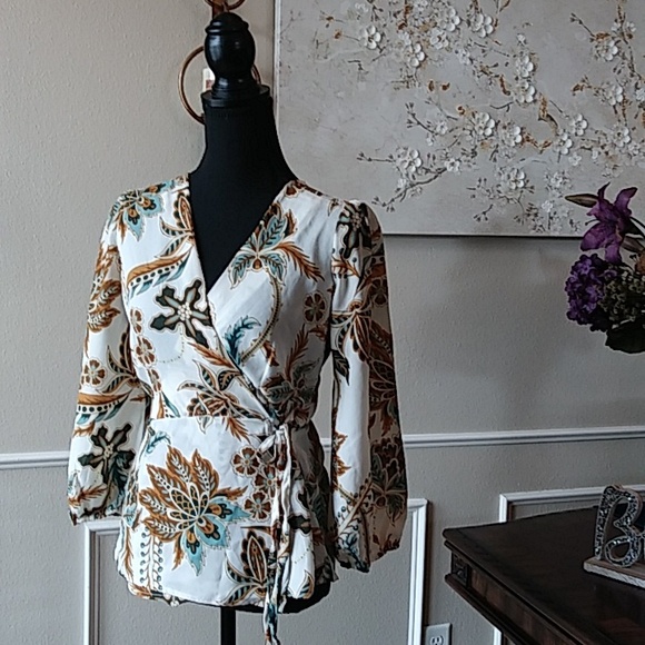 Floral Faux Wrap Blouse By Harvé Bernard. Size M - Picture 11 of 17